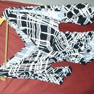 Jacaranda sz small abstract black and white pattern with some shimmer detail top